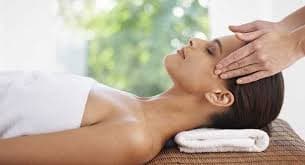 Massage tête et cuir chevelu